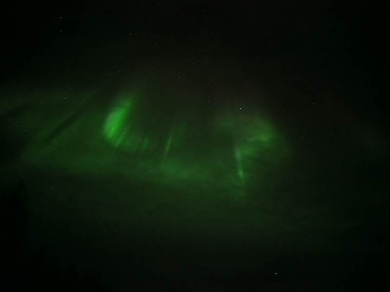極光夜空綠影