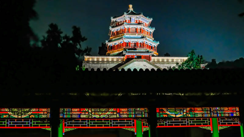 夜色中的古塔美景