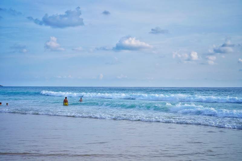 碧海蓝天沙滩游