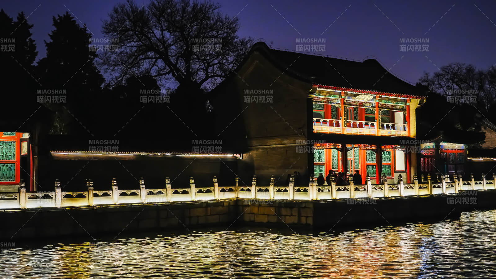 頤和園夜色中的古建筑