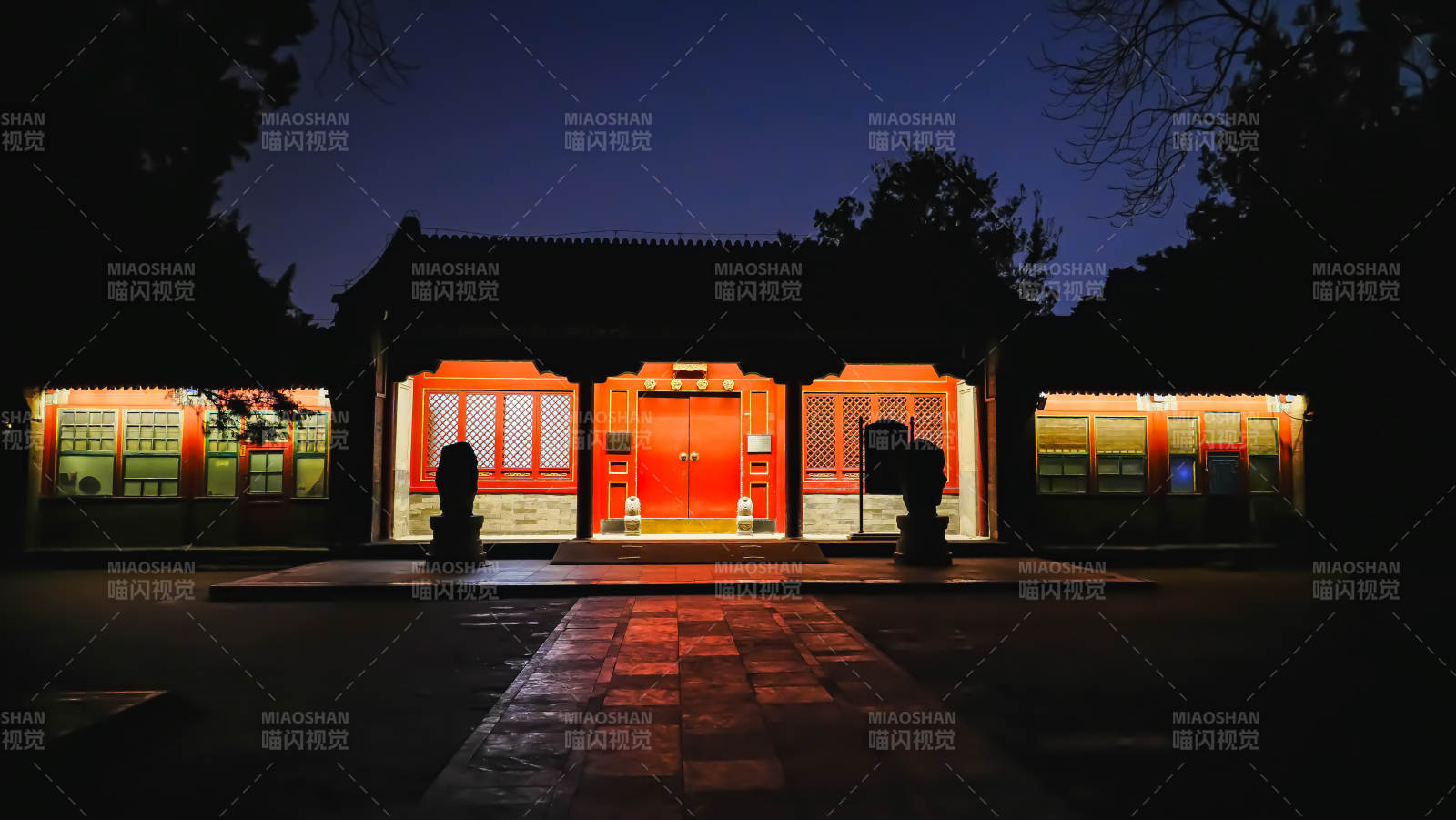 頤和園夜幕下的古建筑