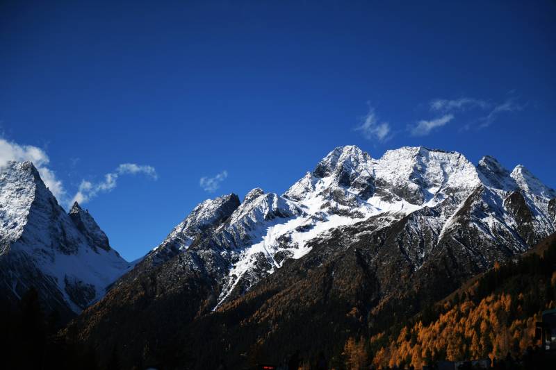 雪山秋色