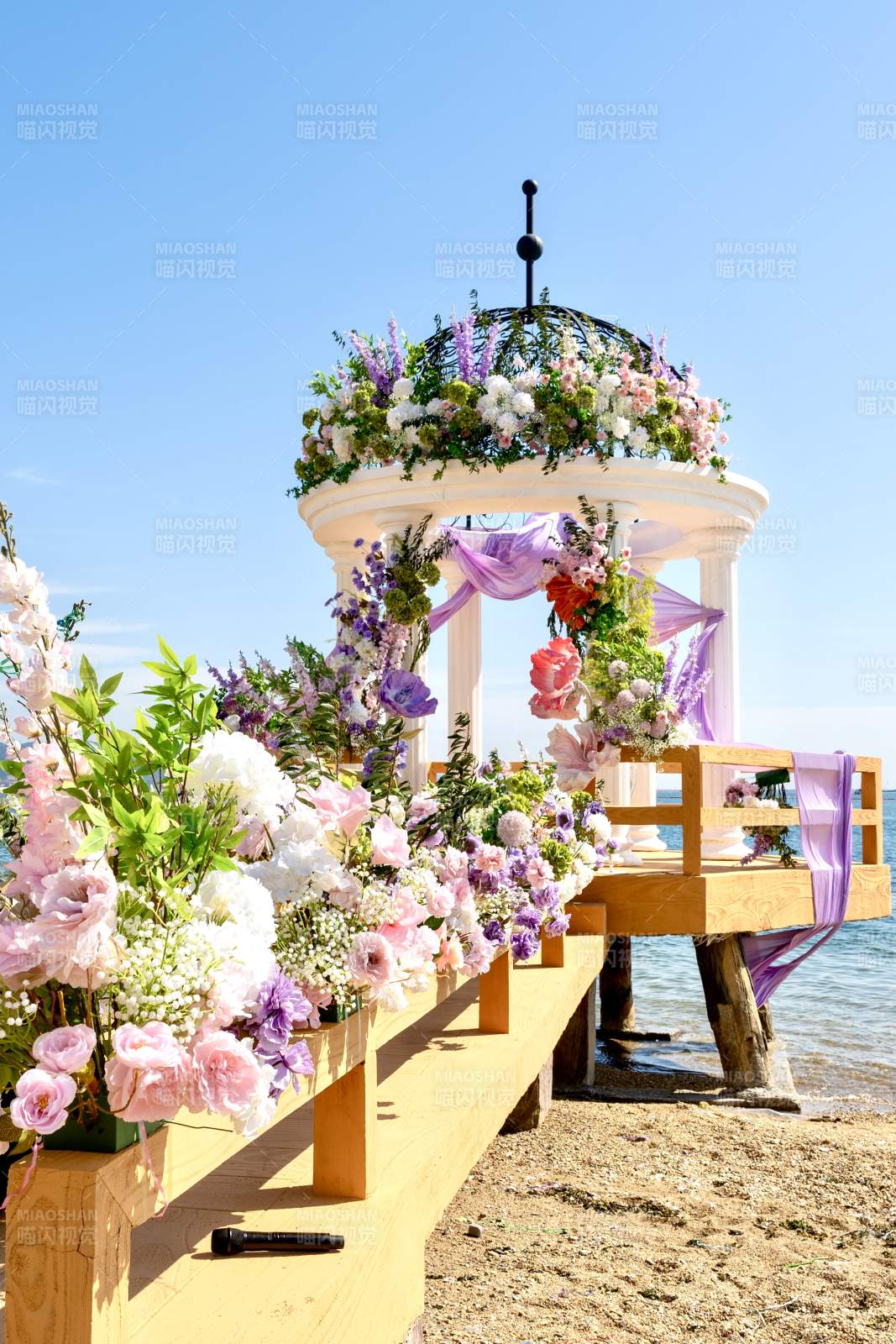 海邊花亭婚禮布置