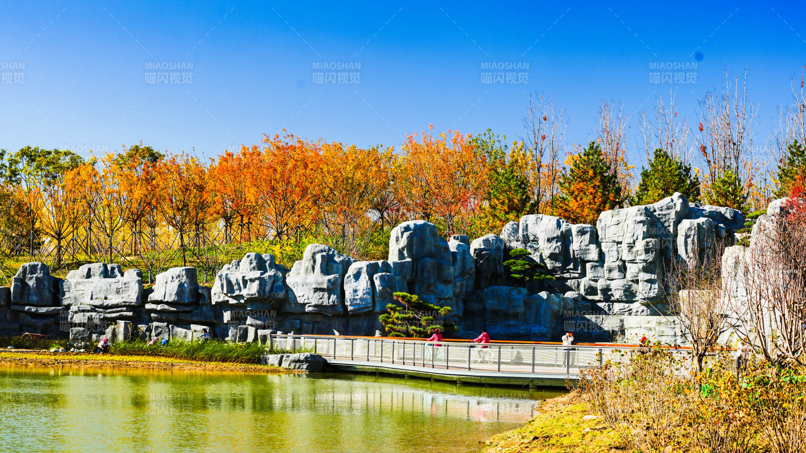 玉河濕地公園秋湖石景