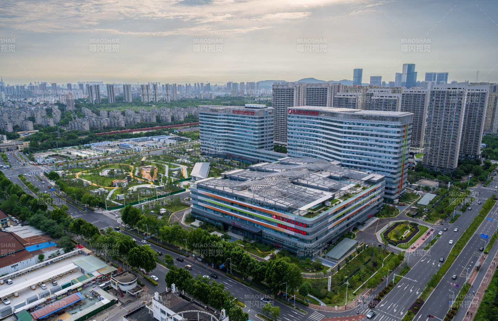 南京现代城市建筑群-摄影图