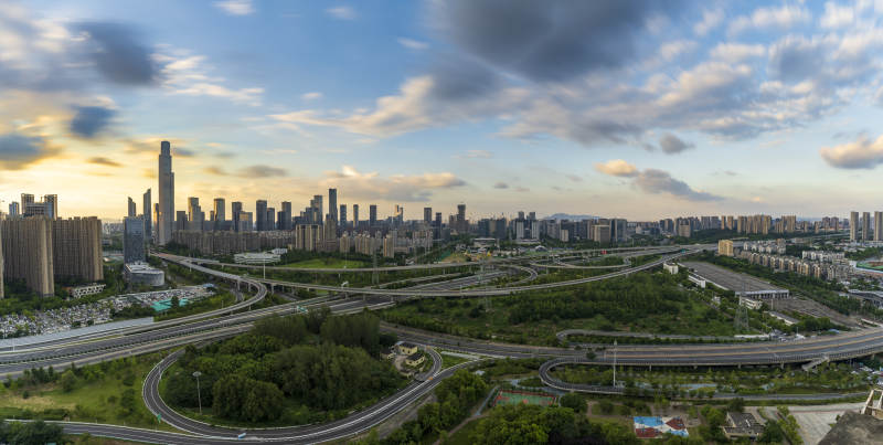 城市天際線全景