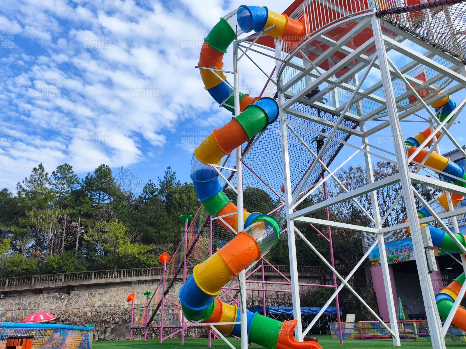 彩色滑梯樂(lè)園