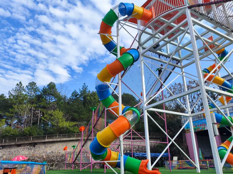 彩色滑梯樂園