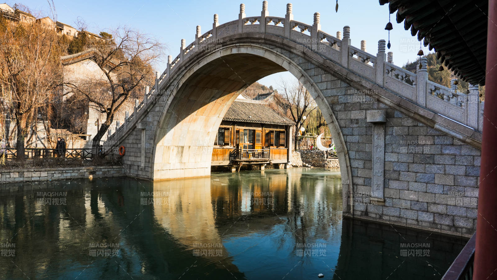 古北水鎮(zhèn)古橋映水 靜謐悠然-攝影圖