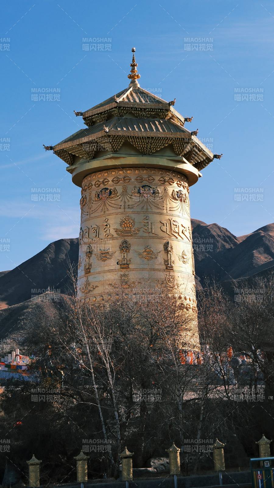 世界最大转经轮—肃南香巴拉却科 转经筒-摄影图