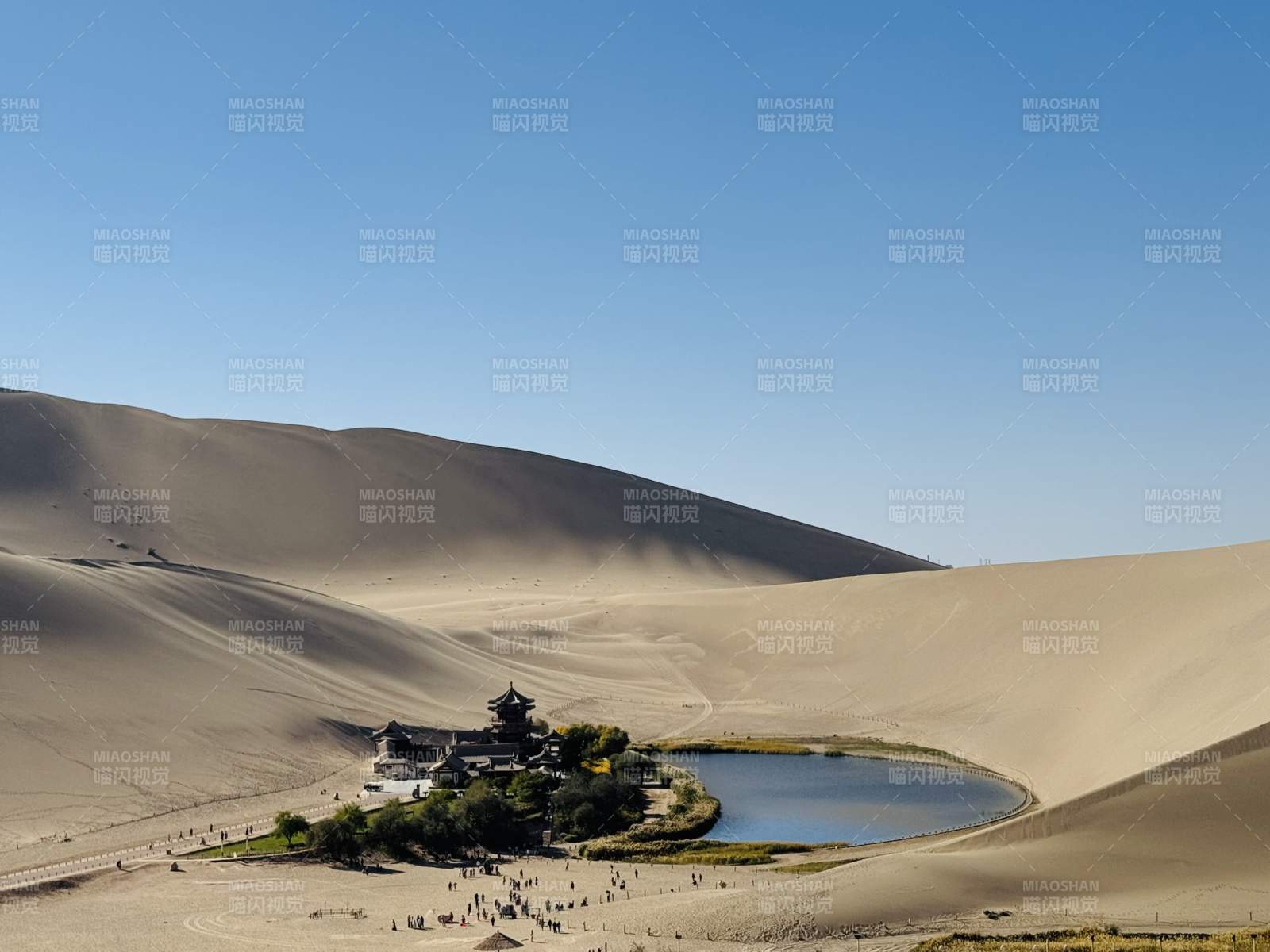 敦煌月牙泉-攝影圖