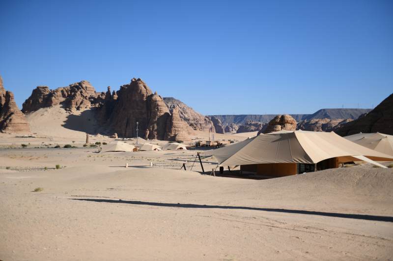 沙漠中的帳篷營地