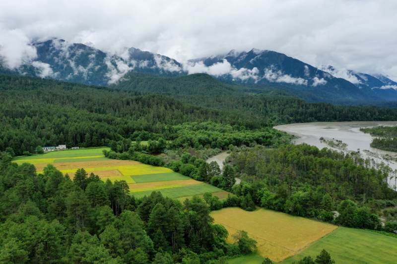 山間田園風(fēng)光