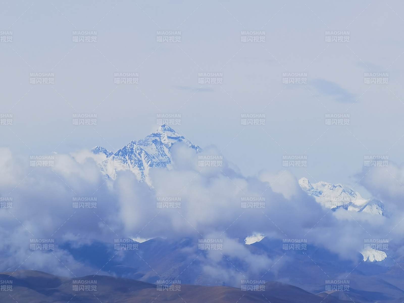 云海雪山-攝影圖