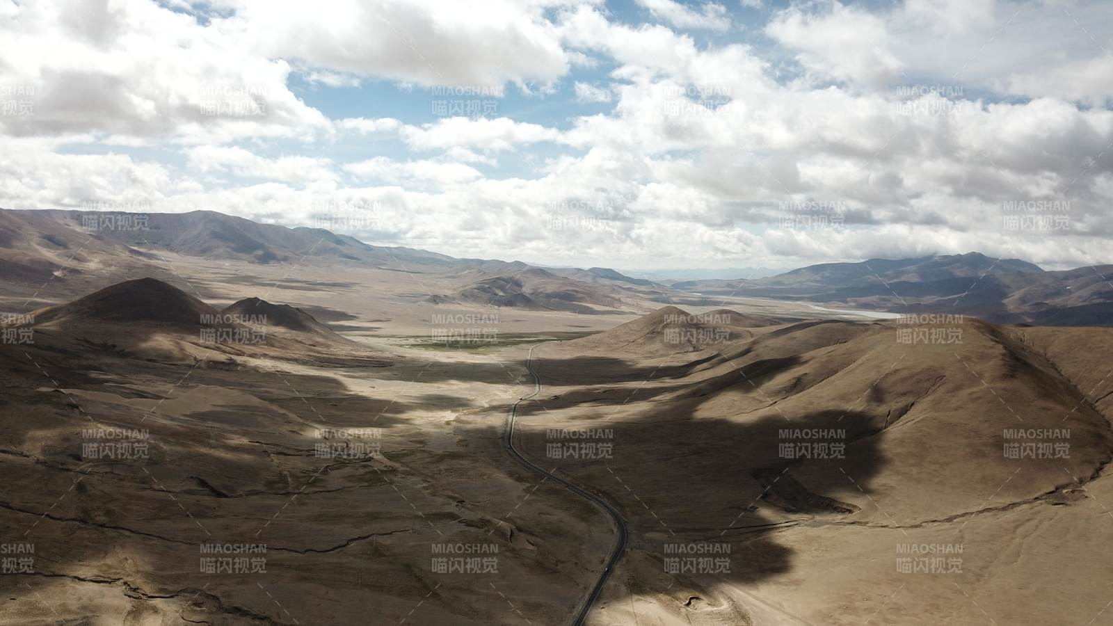 荒漠山谷風光-攝影圖