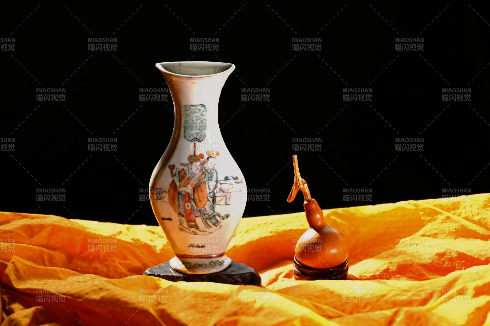 清同治粉彩瓷壁瓶與葫蘆-攝影圖