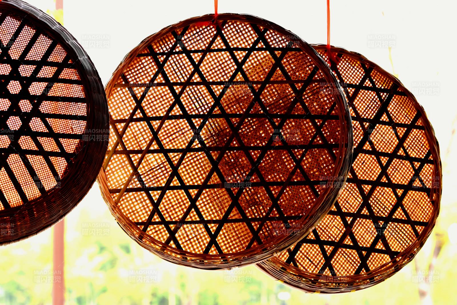 竹編燈飾懸空