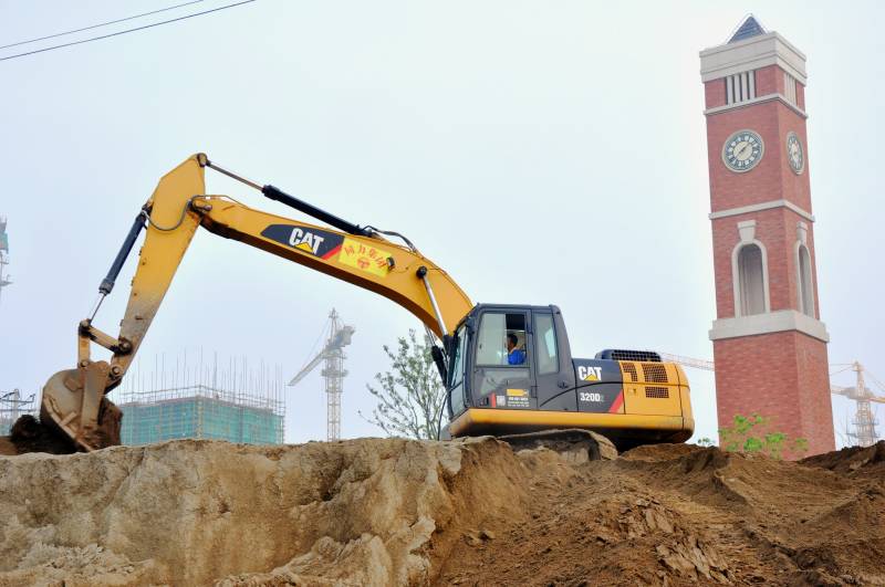 挖掘機施工現(xiàn)場