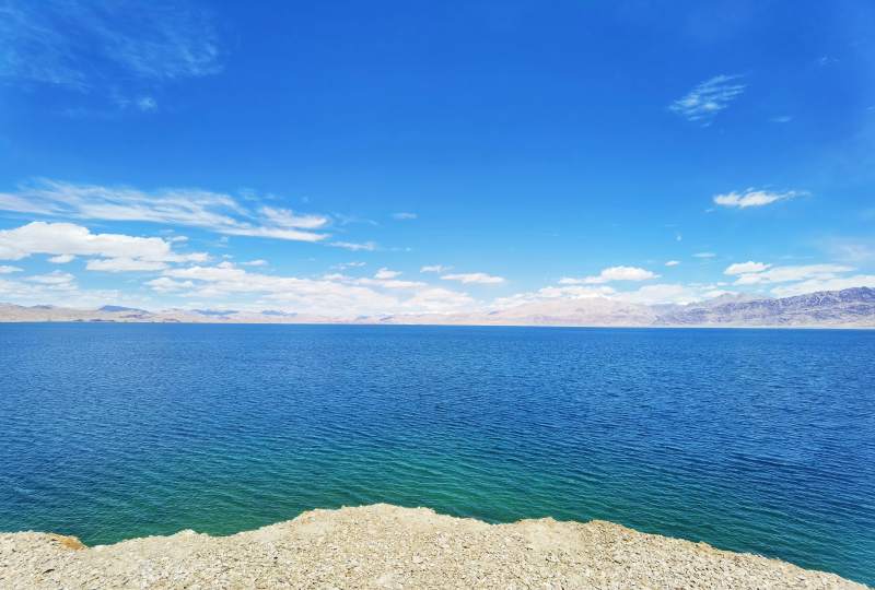 碧海藍天 山巒遠眺-攝影圖