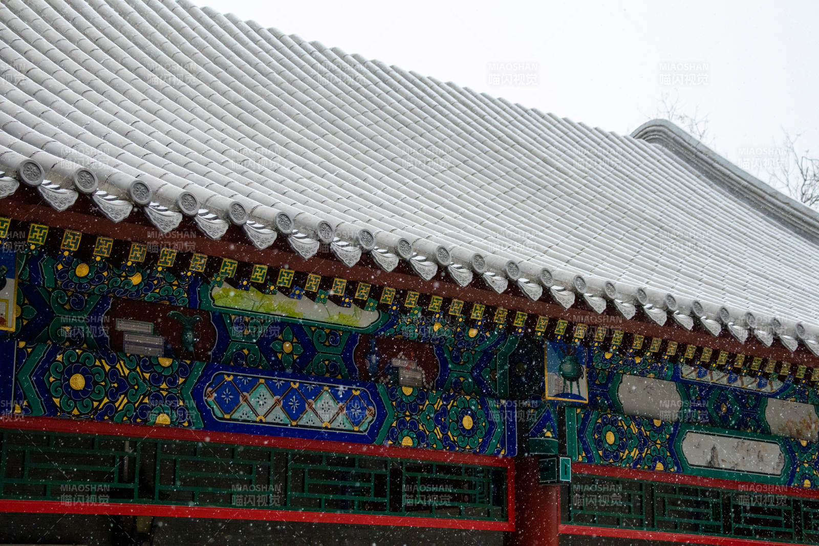 古建筑屋檐彩绘-摄影图