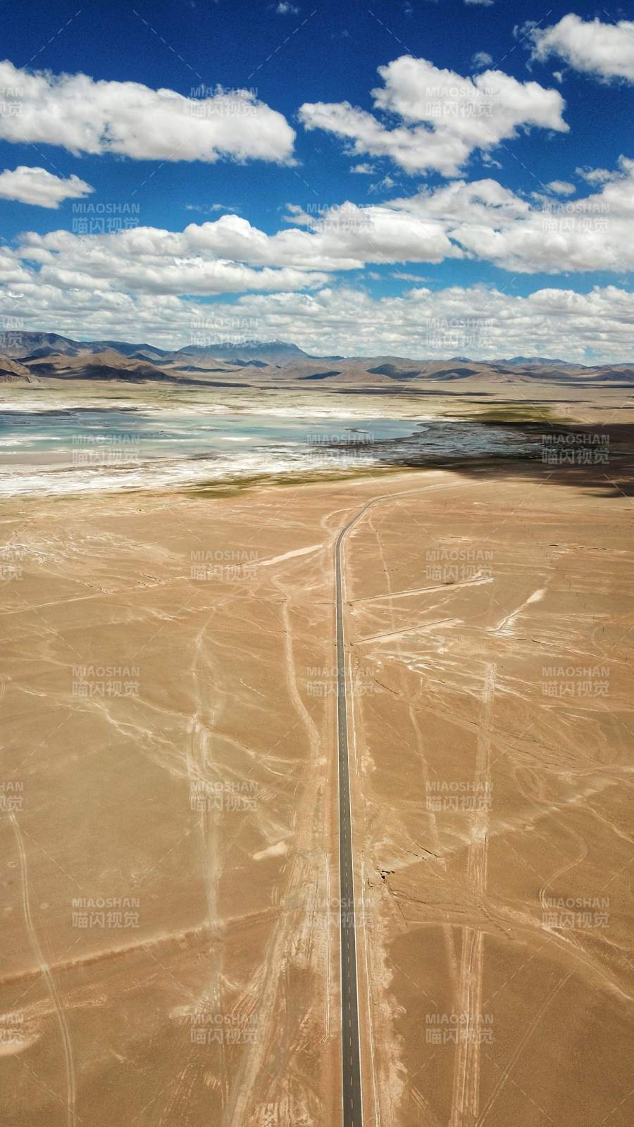 荒漠公路延伸至天际-摄影图