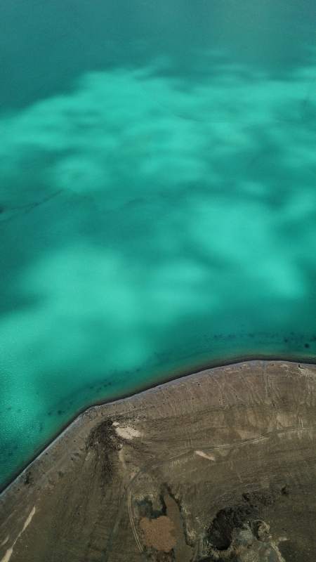 西藏阿里的高原湖泊风景-摄影图
