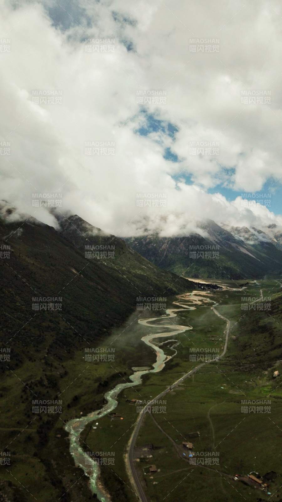 远眺新路海的风景-摄影图