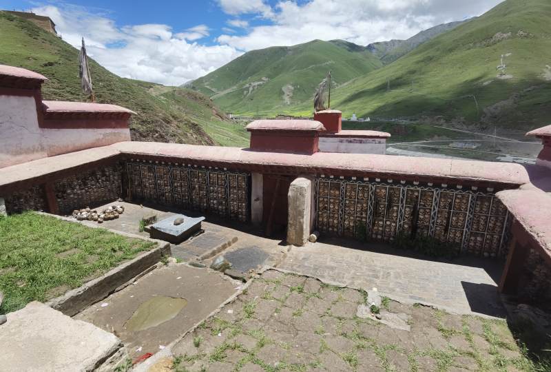 西藏比如骷髅墙-摄影图