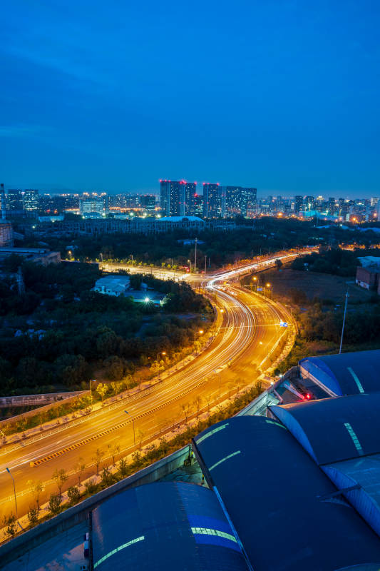 夜幕下的城市夜景-摄影图