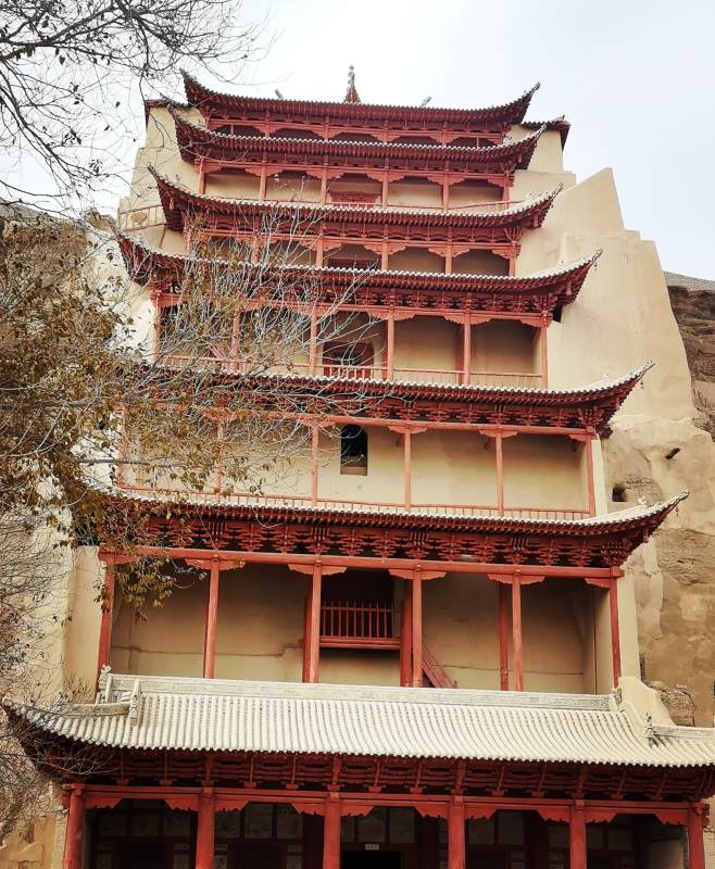 敦煌莫高窟九层楼-摄影图