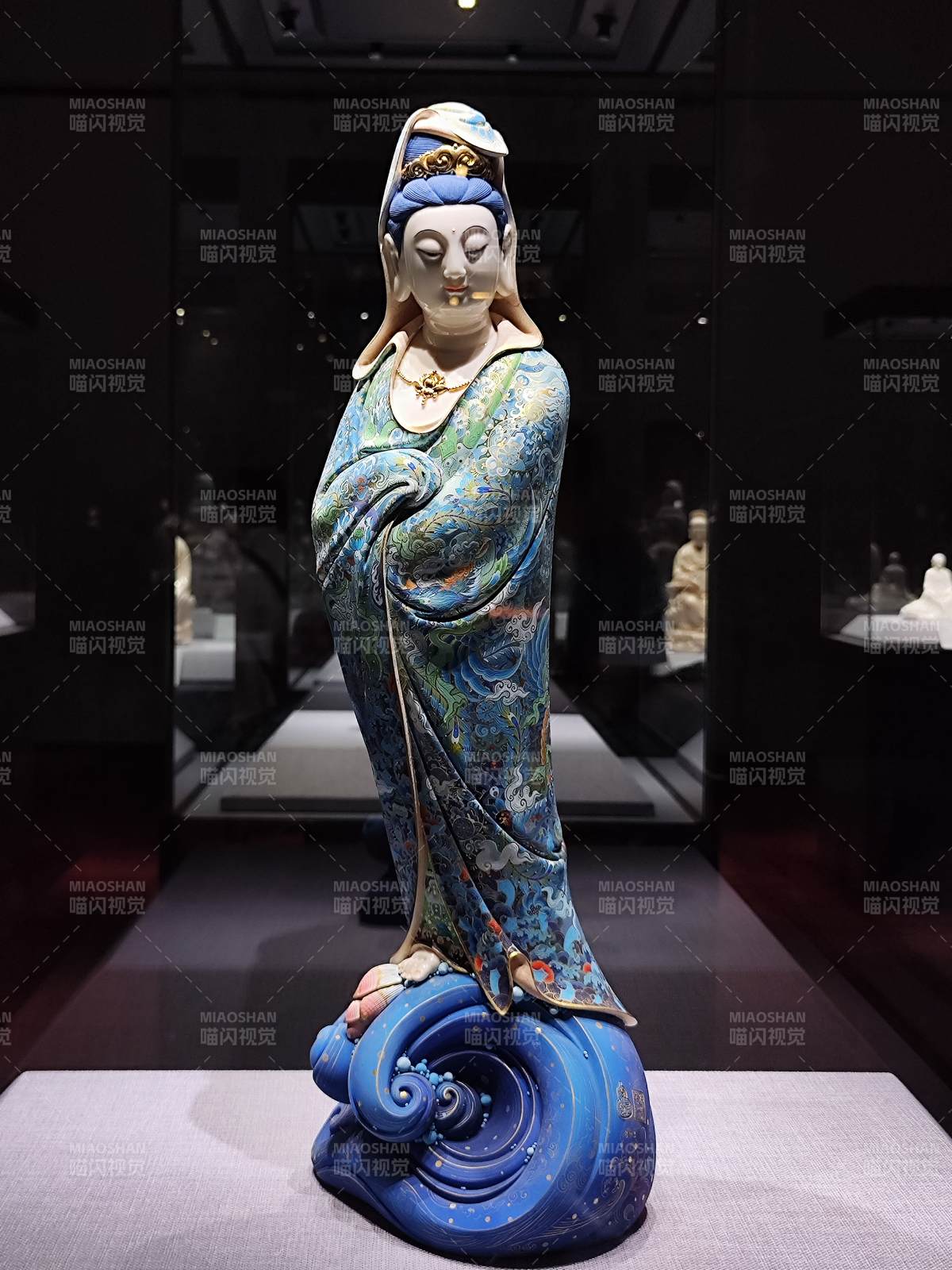 彩绘观音立像 | 中华艺术宫-摄影图