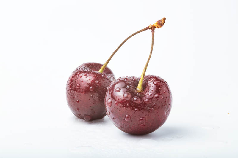 晶莹樱桃 水珠点缀-摄影图