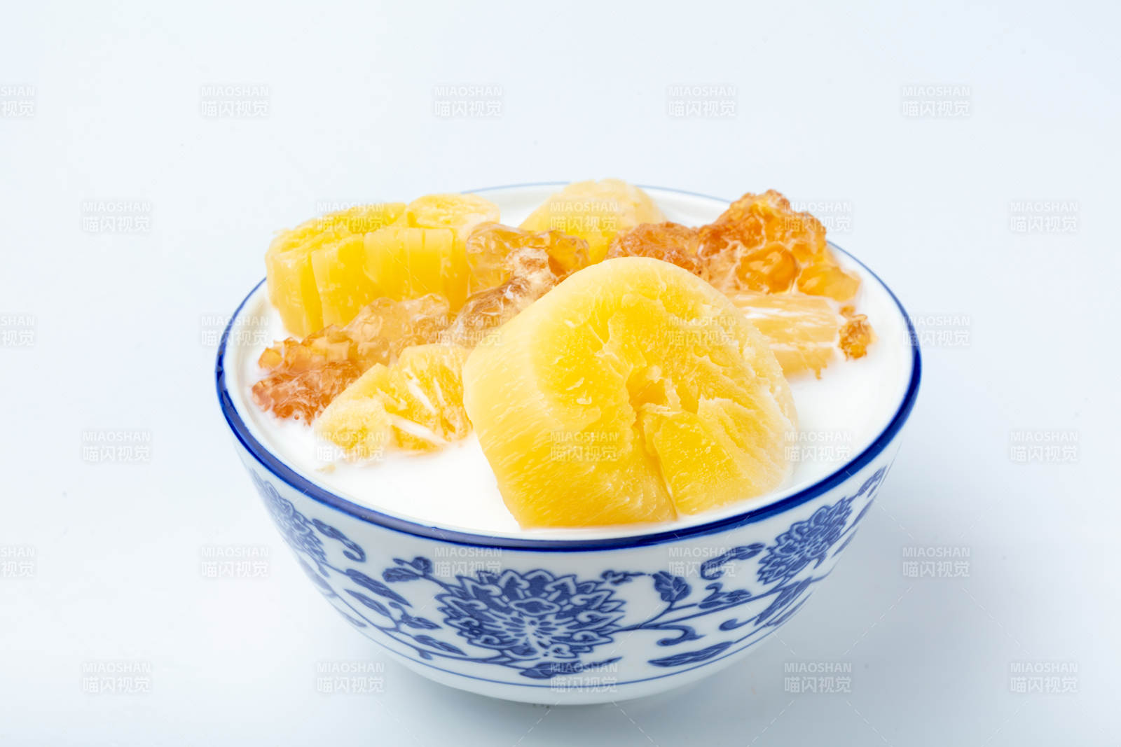 木薯桃膠燉奶-攝影圖