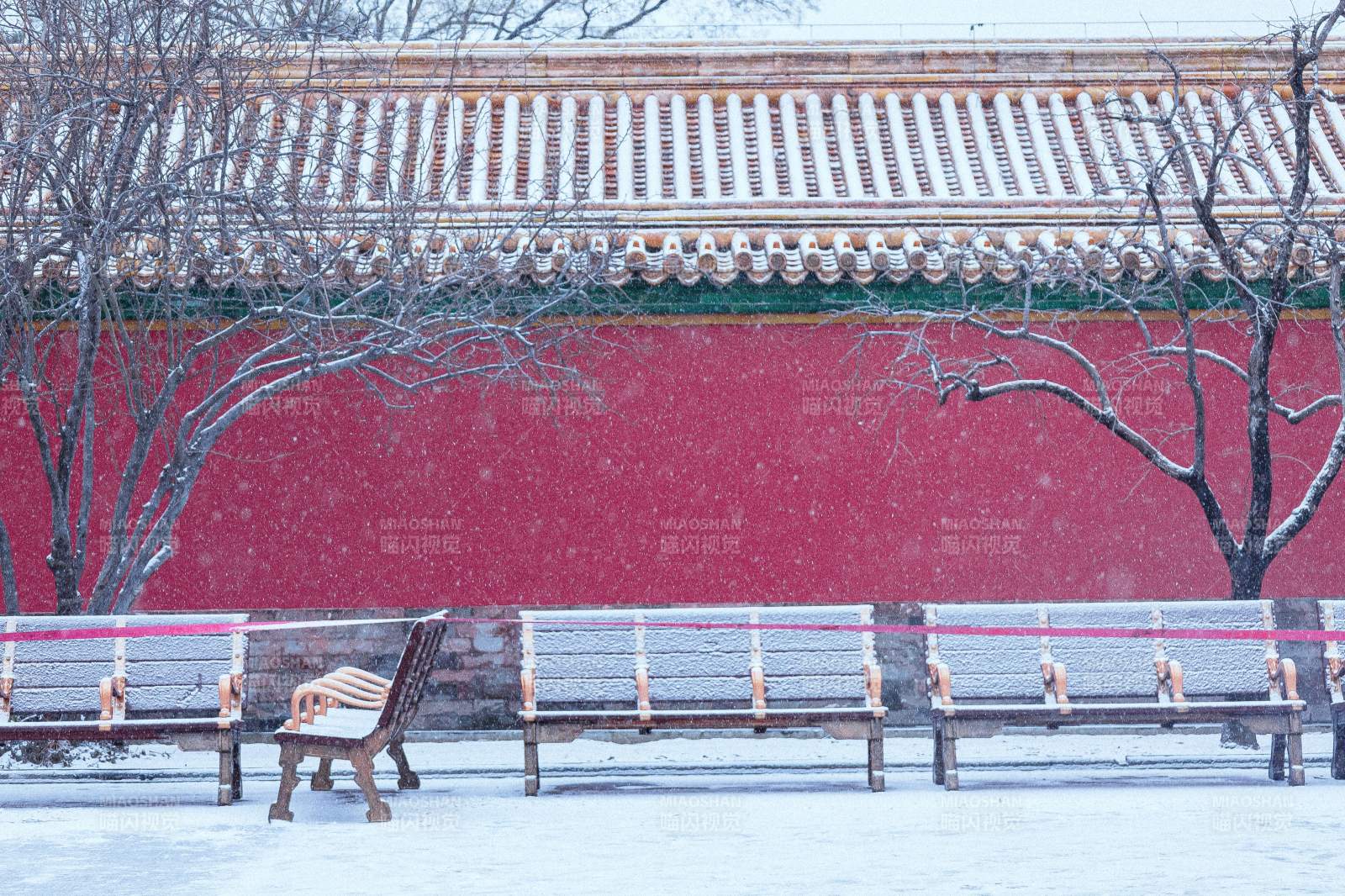 雪落紅墻靜謐景 故宮-攝影圖