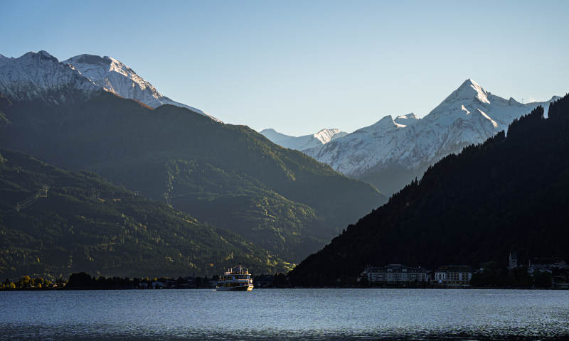 雪山湖光美景-攝影圖