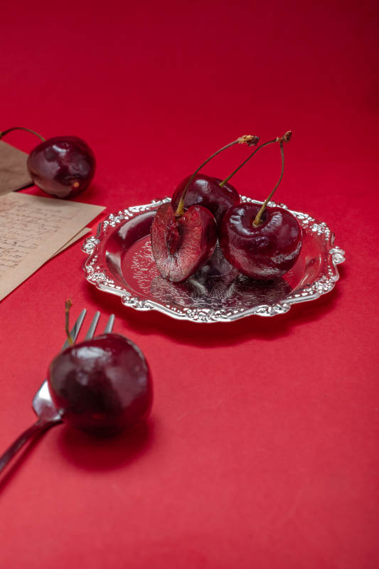 红樱桃静物图-摄影图