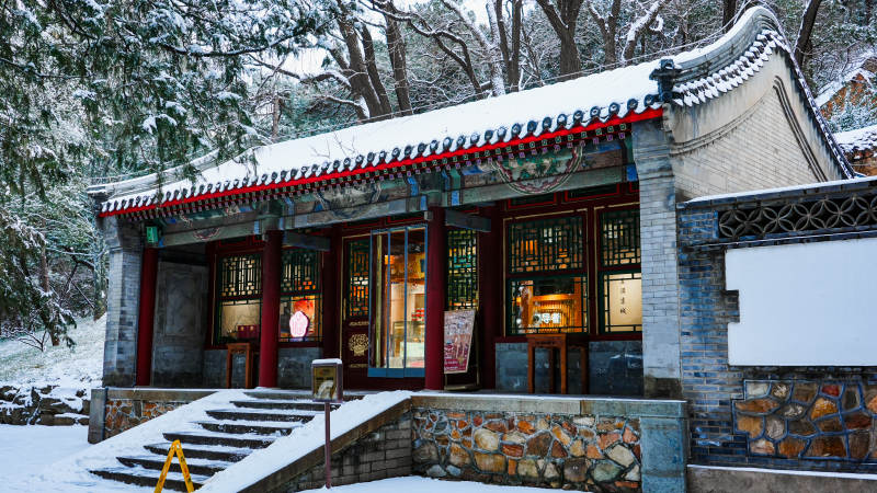 颐和园雪中古建筑-摄影图