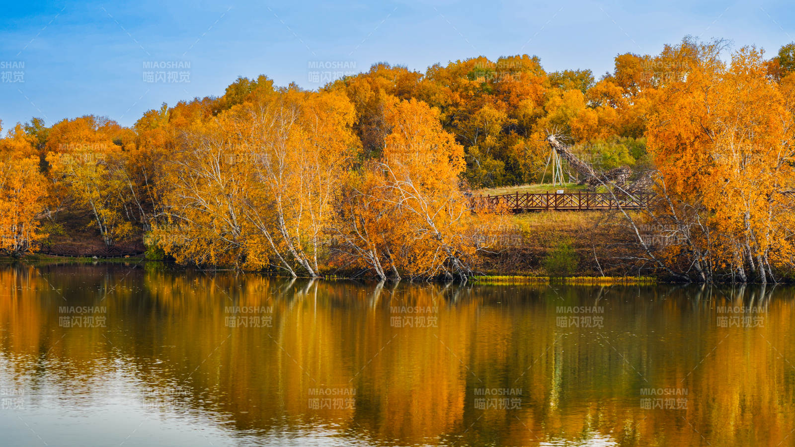 乌兰布统公主湖秋天倒影-摄影图