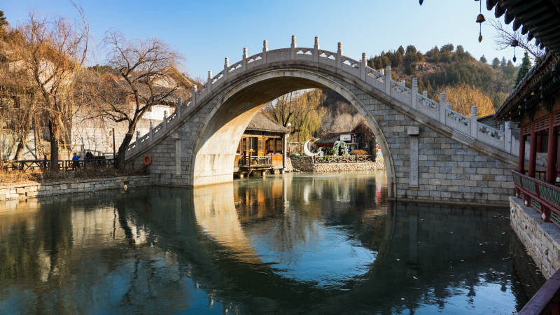 北京古北水镇石桥映水 古韵悠然-摄影图