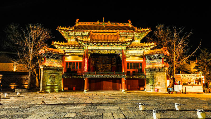 北京古北水镇夜幕下的古建筑-摄影图