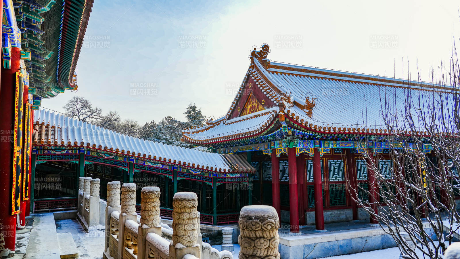 雪中古建筑美景-摄影图
