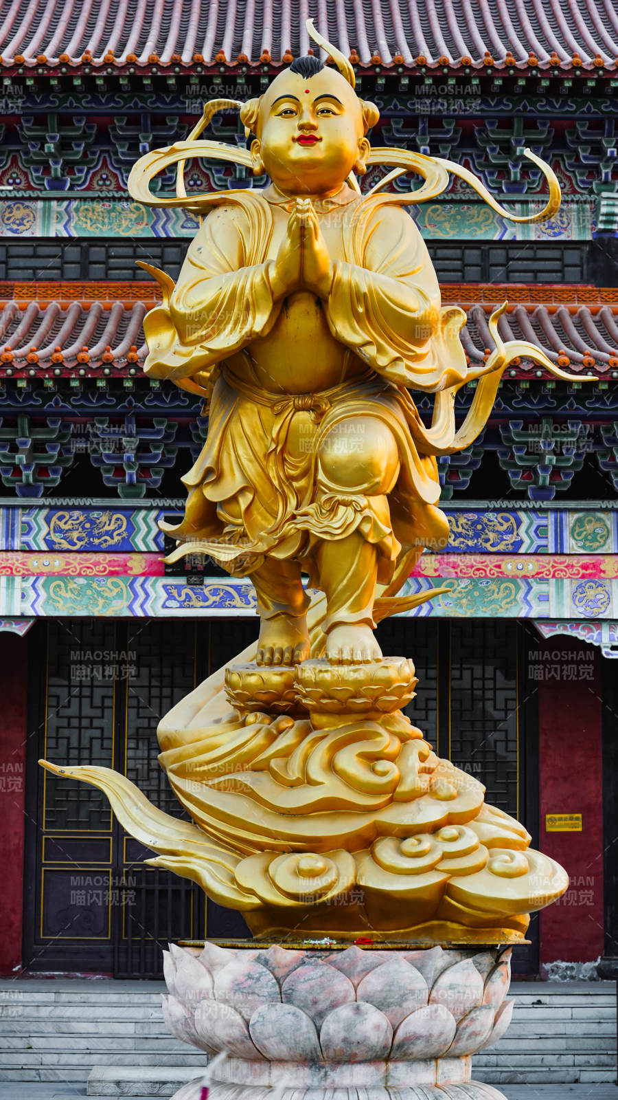 金童玉女雕像-摄影图