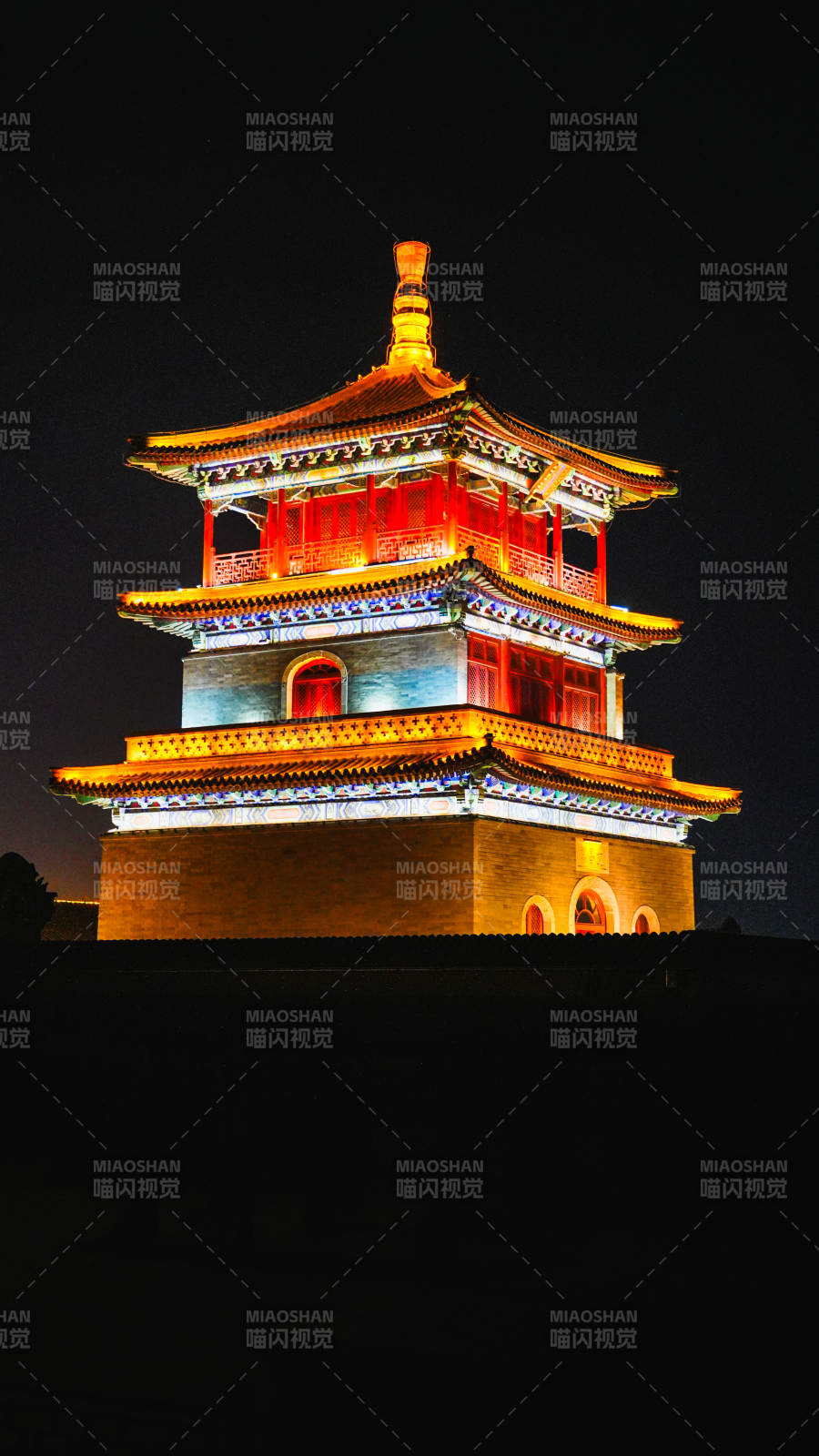 夜色中的古塔-摄影图