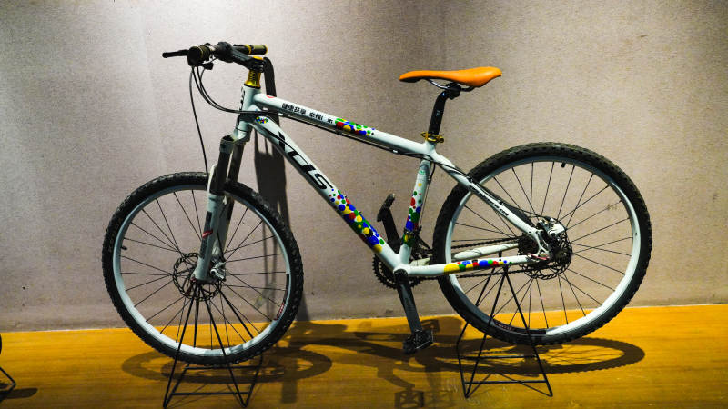 山地自行车展示-摄影图