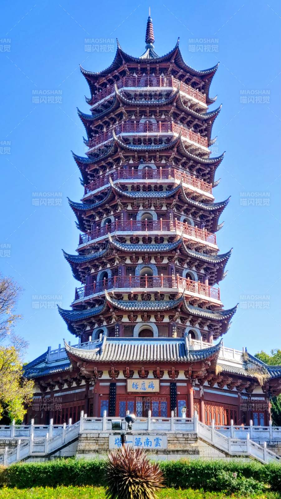 飛檐斗拱古塔巍峨-攝影圖