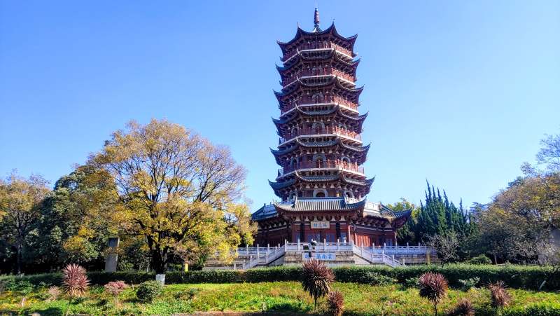 古塔秋景-攝影圖