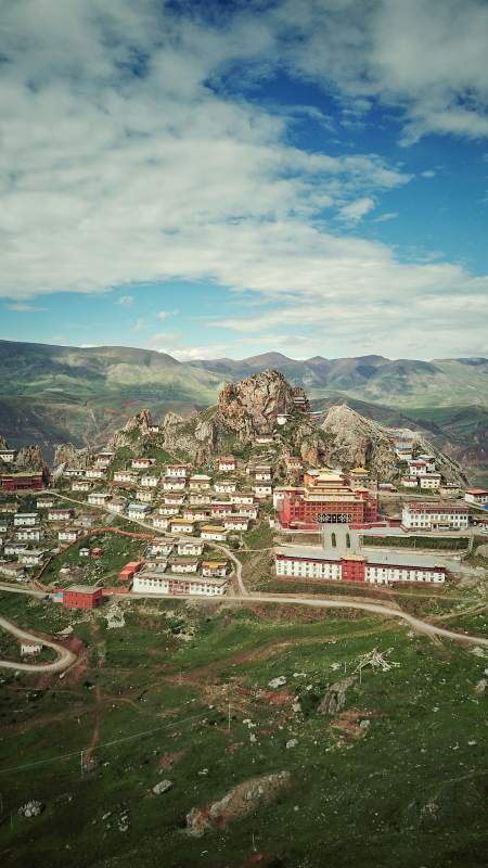 高原寺廟風光-攝影圖