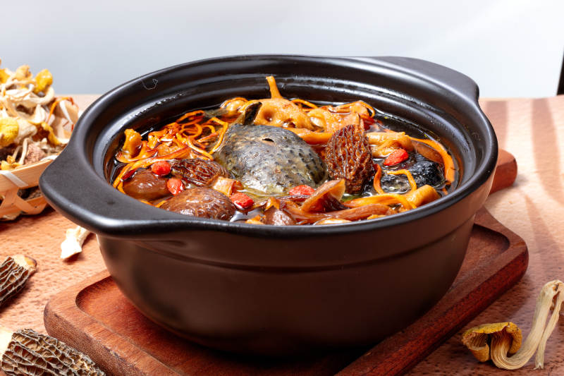 滋補菌菇烏雞湯-攝影圖