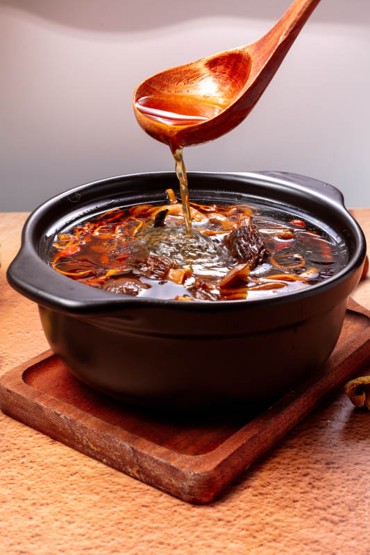 菌菇烏雞湯-攝影圖