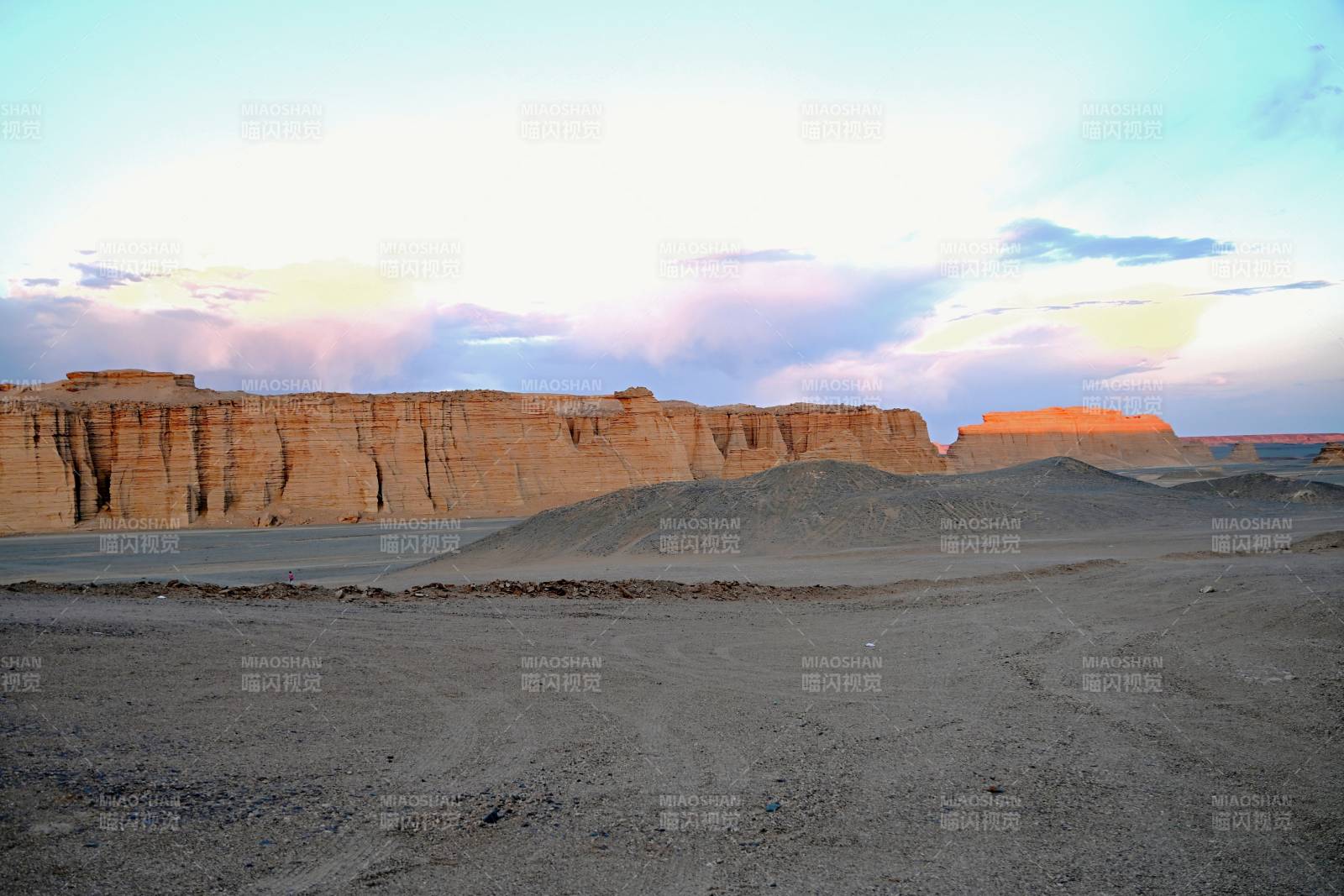 新疆哈密无人区大海道自然保护区-摄影图